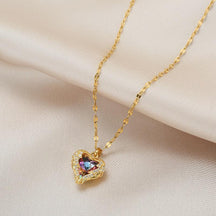 Colar de Pingente Coração de Cristal, Pingente Coração Cristal Swarovski, Colar de Pingente Coração de Cristal, Pingente Coração Cristal Swarovski  Colar feminino mais Pingente  Colar para presente  Colar de prata delicado  Colar de prata feminino  Colar Feminino, Colar Aço Inox Dourado e Prata, Colar de Letra Inicial do Nome - Thassia Naves, Colar de Signo Prata, Colar Feminino Vivara, Colar e Brincos com Pingente Gota D'água, Acessórios femininos, Acessório de Moda Feminina