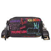 Bolsa Feminina Designer de Luxo Letra Graffiti, Moda Trend Graffiti Letras Mulheres Bolsa Ombro, Bolsa sofisticada e elegante, Bolsa descolada e moderna, Bolsa de tiracolo cores sólidas, bolsa de couro feminina arezzo, bolsa de couro, Bolsa de alta qualidade, Bolsa Couro Sintetico feminina  Shoelover, Bolsa Couro Shutz, Bolsa couro Lacoste, Bolsa couro Colcci, Bolsa Christian Dior Lady Dior Floral Graffiti Multicolor Original