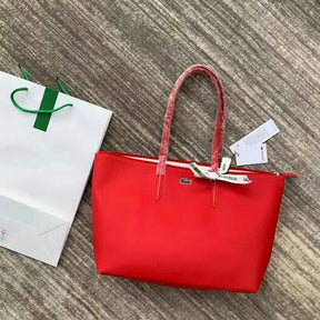 Bolsa Tote Lacoste L.12.12 Com Zíper - bossabella, Bolsa Tote Lacoste L.12.12 Com Zíper - bossabella, Bolsa Tote Lacoste L.12.12 Com Zíper, Bolsa Tote L.12.12, bolsa lacoste original, Bolsa Lacoste feminina original, bolsa lacoste feminina couro, bolsa lacoste feminina, bolsa lacoste couro, Bolsa Lacoste