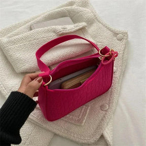 Quais as cores de bolsas mais vendidas?, Bolsas de Luxo & Premium, bolsa transversal feminina, bolsa transversal, bolsa tiracolo transversal, bolsa tiracolo schutz, bolsa tiracolo feminina pequena, bolsa tiracolo feminina couro, bolsa tiracolo feminina arezzo, Bolsa Tiracolo - Compre Online, Bolsa sofisticada e elegante, Bolsa Santa Lolla, bolsa feminina tiracolo transversal, Bolsa de tiracolo cores sólida,  Bolsa Couro Shutz, Bolsa couro Colcci