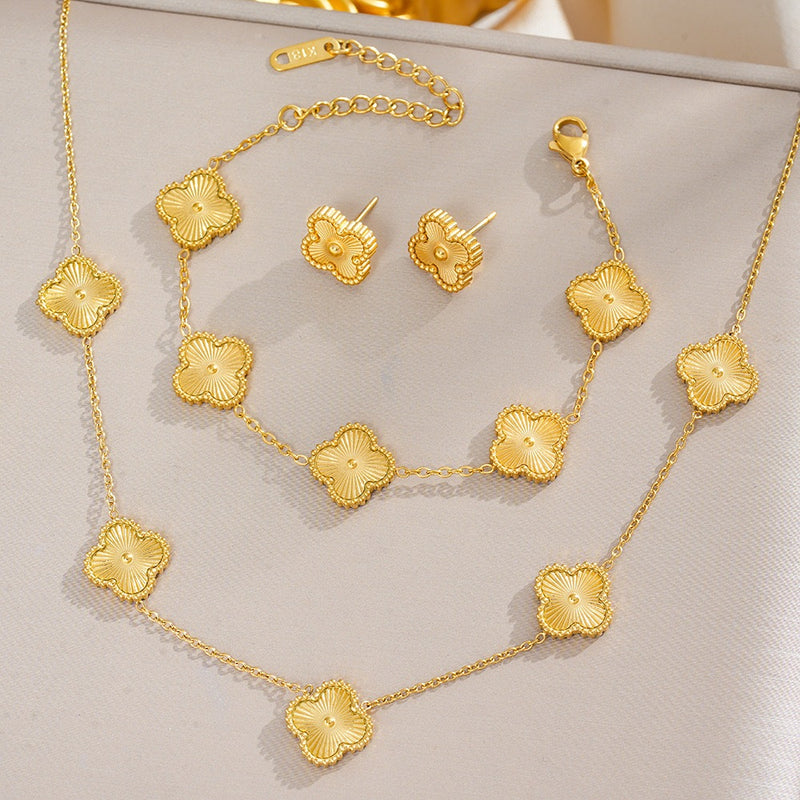 Conjunto 3 Peças Trevo de Quatro Folhas- Colar, Pulseira e Brincos em Aço Titânio 18K