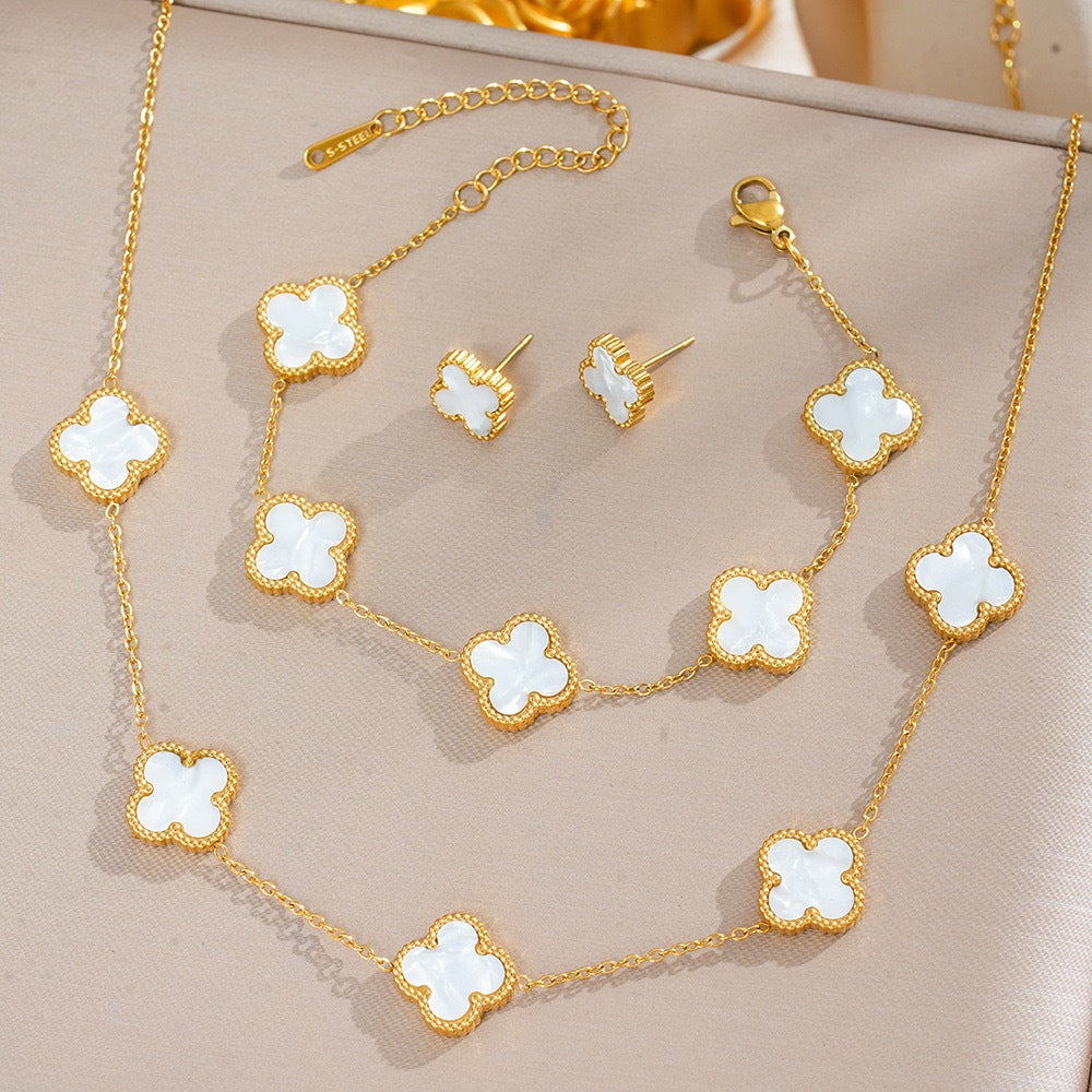 Conjunto 3 Peças Trevo de Quatro Folhas- Colar, Pulseira e Brincos em Aço Titânio 18K