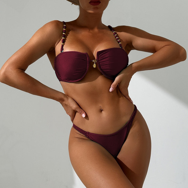 Biquíni Elegante com Detalhes Sofisticados