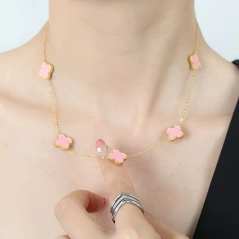 Conjunto 3 Peças Trevo de Quatro Folhas- Colar, Pulseira e Brincos em Aço Titânio 18K