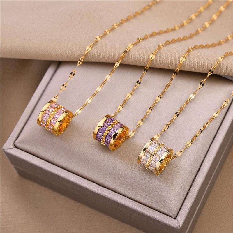 Colar para presente, Colar feminino Vivara, Colar feminino mais Pingente, Colar Feminino, Colar de Prata Feminino, Colar de Prata Delicado, Colar de Letra Inicial do Nome - Thassia Naves, Colar Aço Inox Dourado e Prata, Acessórios femininos, Acessórios, Colar Feminino Com Pingente de Cristal Brilhante, Colar Vivara