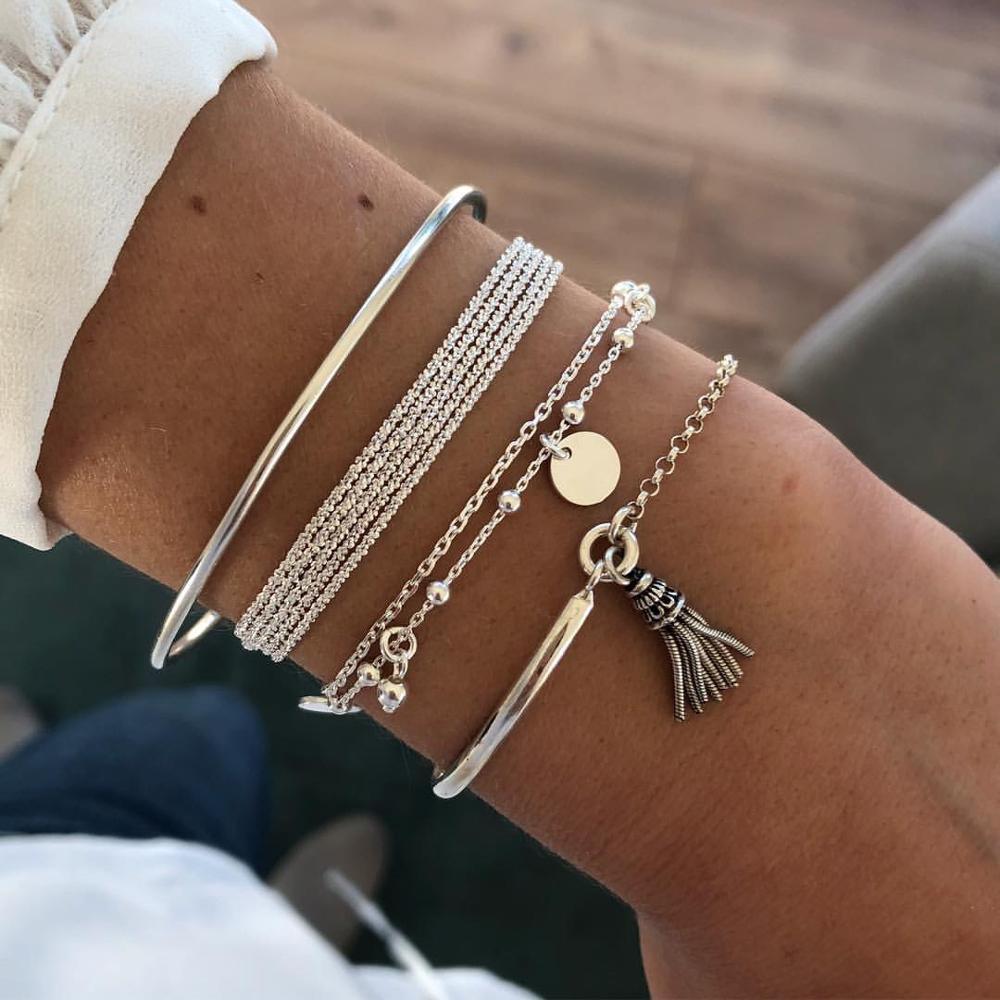 Pulseira Feminina Multicamadas Boho, Qual é a pulseira que está na moda?, Pulseiras para Mulheres Sofisticadas, Pulseira Vivara, Pulseira olho grego shopee, Pulseira multicamadas, Pulseira para mulheres, Pulseira Feminina Multicamadas Boho, Pulseira feminina multicamadas 4 peças, Pulseira feminina, Pulseira de Prata Feminina Búzios, joias Vivara, Joias