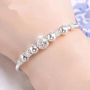 Pulseira Bracelete Feminina Prata Luxury, Qual é a pulseira que está na moda?, Pulseira de prata 925, Pulseira Bracelete Luxury Feminina Prata,  Presentes para Esposa, Conjuntos de joias em prata, Bracelete de Prata Largo, Bracelete de Prata Grosso, Bracelete de prata com pingente, Bracelete de Prata 925, Acessórios femininos, Joias, Bracelete Prata Vivara