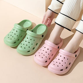 Sandálias Femininas, Sandálias e Sapatos, Novidades, mais vendidos, Estilo Crocs, Crocs Preto, Crocs feminino, Crocs branco, calçados, Babuche Feminino Confort- Conforto e Estilo para Seus Pés, Babuche Feminina, Black Friday, Black Friday 2023, Esquenta Black Friday, Pré-Black Friday